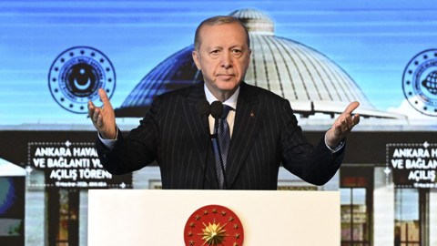 Cumhurbaşkanı Erdoğan'dan Türkiye Yüzyılı Mesajı: Kimse Bizi Hedeflerimizden Alıkoyamaz, 2026 Zirveler Yılı Oluyor