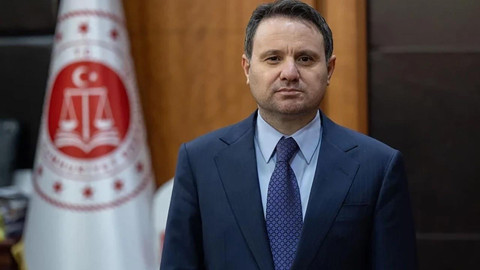 Bakan Gürlek Kazandığı Tazminatı Kızılay'a Bağışladı, Çağrıda Bulundu