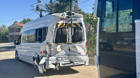 Kırşehir’de İki İşçi Servisi Çarpıştı: 42 Yaralı!