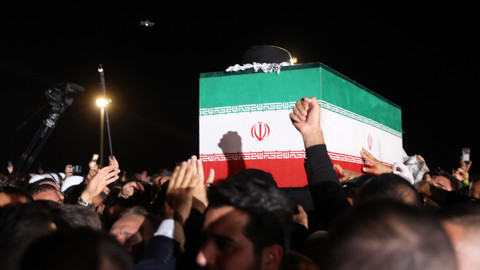 İran'ın Eski Dini Lideri Hamaney İçin Irak'ta Cenaze Töreni