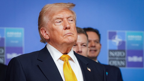 Trump'tan NATO Zirvesi'nde Tahran'a Tehdit: 'İran'ı Bugün Yine Çok Sert Vuracağız!'