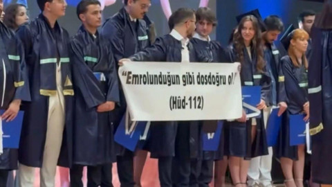 YÖK Harekete Geçti: Yeditepe Üniversitesi'nde 'Ayet İçerikli Pankart Engellendi' İddiasına Soruşturma