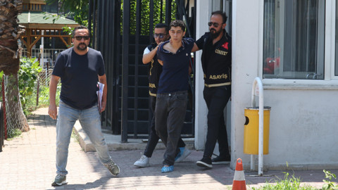 Antalya'da Dehşete Düşüren Olay! İçlerine Şeytan Girdi Deyip Ablalarına Saldırdı