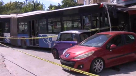 Ankara'da Kontrolden Çıkan Otobüs İş yerine Daldı: 7 Kişi Yaralandı