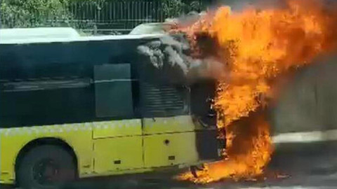 İstanbul'da İçinde Yolcu Olan Otobüste Yangın Paniği