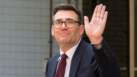 İngiltere’de 'Kuzeyin Kralı' Dönemi: Keir Starmer İstifa Etti, Yeni Başbakan Andy Burnham