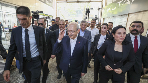 Özel ve 90 Vekilin İstifası Sonrası CHP'de Hareketli Saatler: Kılıçdaroğlu MYK'sını Olağanüstü Topladı