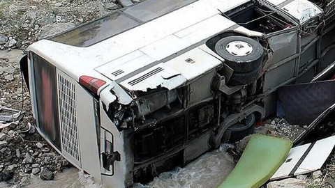 Şam-Deyrizor Yolunda Can Pazarı: İki Yolcu Otobüsü Çarpıştı, 35 Ölü