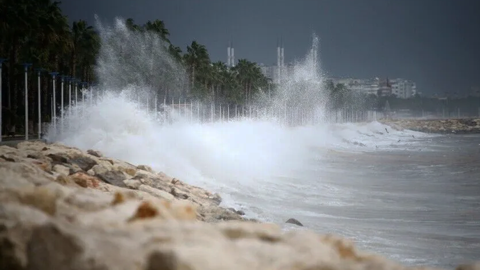 Meteoroloji Alarm Verdi: Marmara ve Kuzey Ege'de Kuvvetli Fırtına Uyarısı