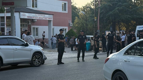 Afyonkarahisar'da Dehşet: 77 Yaşındaki Baba, Oğluyla Tartışan 2 Kişiyi Öldürdü