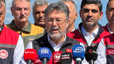 Bakan Yumaklı’dan Anız Yangınları İçin Kritik Uyarı: 'Orman Alanlarına Sirayet Ediyor'