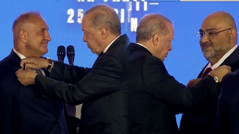 Çok Sayıda Vekil ve Belediye Başkanı AK Parti'ye Katıldı: İşte O İsimler