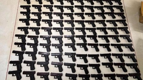 İstanbul'da Dehşete Düşüren Operasyon! 100 Adet Tabanca Bulundu