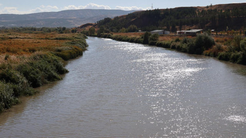 Kızılırmak Nehri İçin Valilikten Son Dakika Uyarısı: Çevresinden Uzak Durun