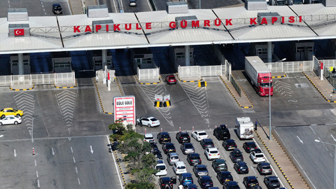 Memleket Hasreti Sona Erdi, Dönüş Başladı! Gurbetçiler Sınır Kapılarına Akın Etti: 'Umutla Geldik Üzüntüyle Gidiyoruz'