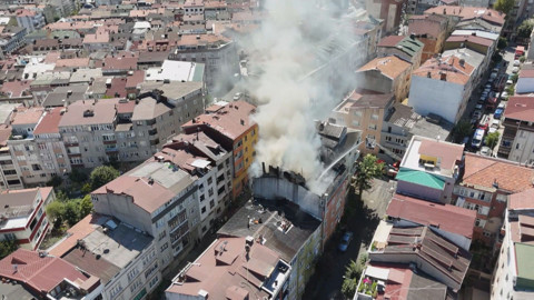 Gaziosmanpaşa'da 4 Katlı Binada Yangın: Alevler Komşu Binalara Sıçradı