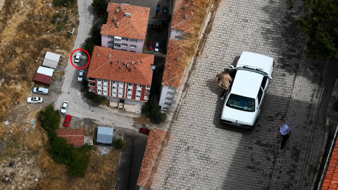 Dron Affetmedi: Polis Noktasını Görüp Koltuk Değiştiren Sürücü Havadan Yakalandı