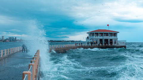 Meteoroloji Duyurdu: İstanbul’da Yaz Havasına Poyraz Freni! Gece Sıcaklıkları Hızla Gerileyecek