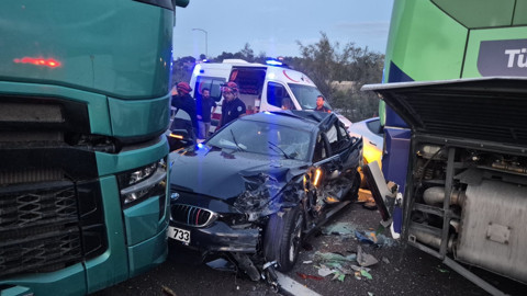 İstanbul-İzmir Otoyolu'nda Zincirleme Kaza! 11 Yaralı