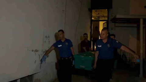 Adana'da Vahşet! Eski Eşini Öldürüp Oğlunu Ağır Yaralayan Kişi İntihar Etti