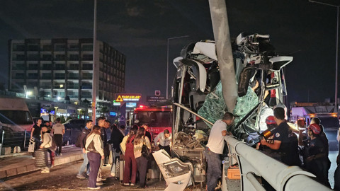 Adana'da Can Pazarı! Yolcu Otobüsü Kontrolden Çıktı, Çok Sayıda Yaralı Var