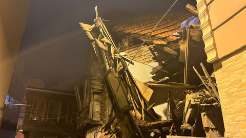 İstanbul'da Metruk Binada Çökme Meydana Geldi