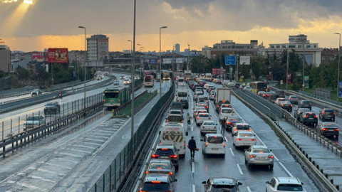 İstanbul Durma Noktasında! Olumsuz Hava Trafiği Kilitledi, Yoğunluk Yüzde 87'yi Gördü