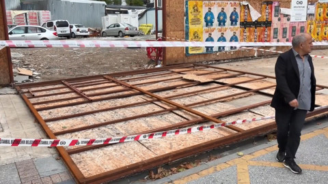 İstanbul'da Dehşet Anları! Kaldırımda Yürürken Ölümden Döndüler