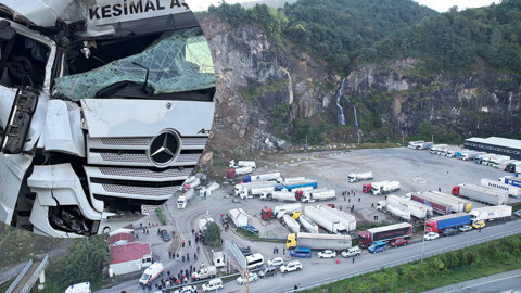 Hopa’da Tır Parkında Korku Dolu Anlar! Yamaçtan Kopan Dev Kayalar Araçların Üzerine Düştü, Bir Kişi Öldü