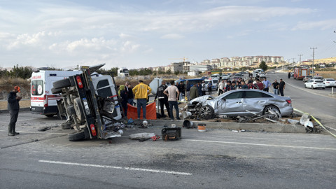 Kahramanmaraş'ta MHP Konvoyu Kazaya Karıştı: Ölü ve Yaralılar Var