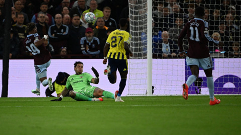 Fenerbahçe'ye Devler Ligi'nde Şok: Aston Villa Gol Olup Yağdı