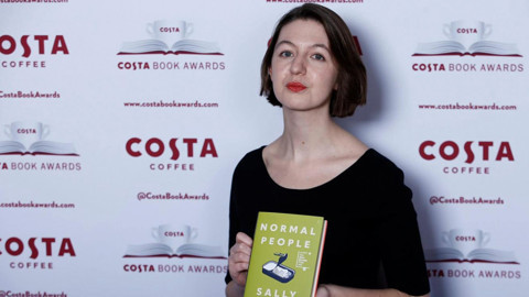 Filistin'e Destek Veren Dünyaca Ünlü Yazar Sally Rooney'nin Kitapları İngiltere’de Satıştan Çekildi