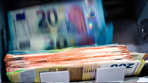 Dolar ve Euro’da Haftanın İlk İşlem Rakamları Belli Oldu! İşte Güncel Fiyatlar