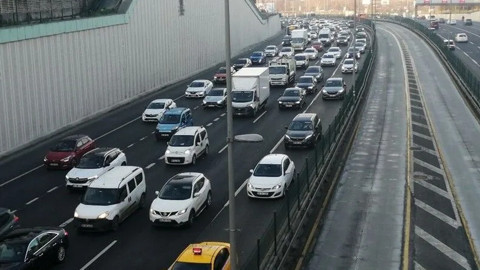 Sürücüler Dikkat! Büyükçekmece'de D-100 Trafiğe Kapatılacak