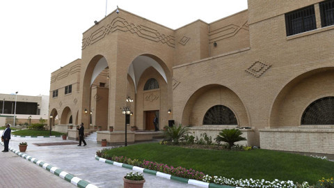 ABD Elçiliğinden Arabistan'da Zorunlu Olmayan Personele Ülkeyi Terk Edin Çağrısı: Havalimanı Kullanmak İçin Özel İzin Şartı