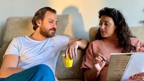 Erkan Kolçak Köstendil ve Cansu Tosun çiftinden sürpriz