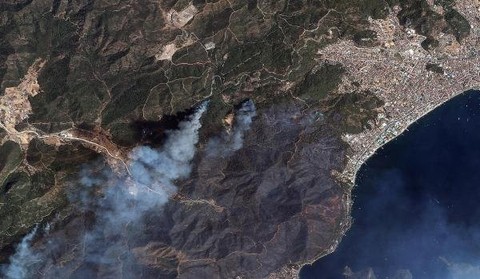 Marmaris ve Manavgat'taki yangın uzaydan görüntülendi