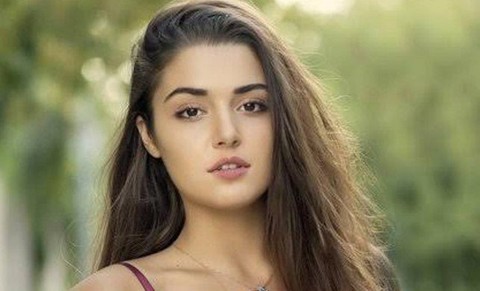 Hande Erçel, yeğeni Aylin Mavi ile pozlarını paylaştı
