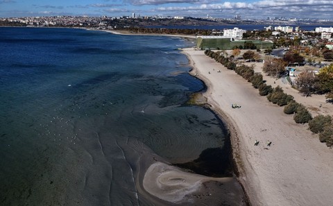 Böylesi İlk Kez Yaşandı! İstanbul Sahillerinde Endişelendiren Görüntü
