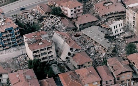 Kandilli Rasathanesi Müdürü, AFP'ye konuştu: İstanbul depremi için alınması gereken en hayati önlemi açıkladı