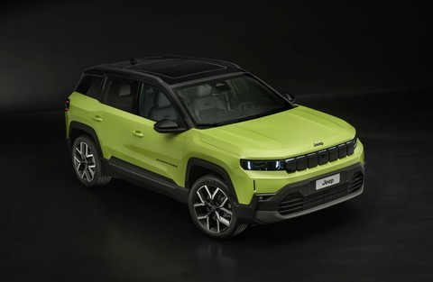 Yeni Jeep Compass Sahneye Çıktı! SUV Pazarında Dengeler Değişecek: Tek Şarjla 650 Kilometre Gidiyor!