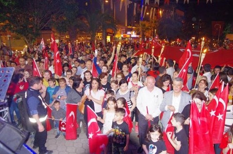 Ödemiş'te fener alayıyla 100. yıl kutlaması