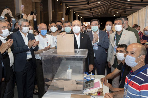 CHP Kurultayı'nda 2. gün! Delegeler oy kullandı