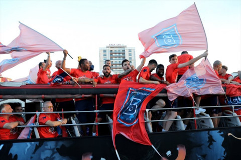 Başakşehir şampiyonluğu kutluyor