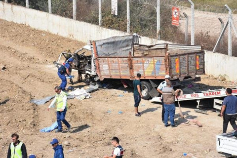 Umuda yolculuk, İzmir'de faciayla sonuçlandı: 22 ölü, 13 yaralı