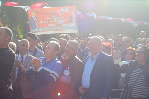 Manduz konuştu, eşi işaret diliyle anlattı