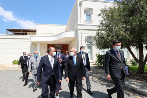 Kılıçdaroğlu, Büyükelçi Ali Murat Başçeri ile görüştü