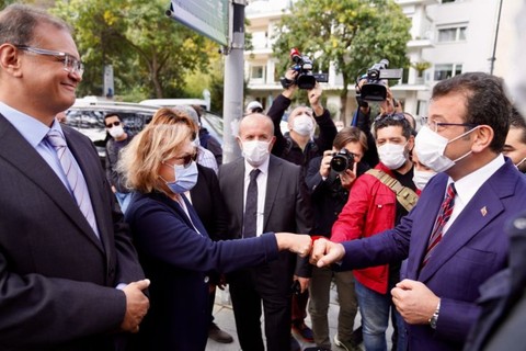 İmamoğlu, Güler Sabancı ile bir araya geldi: Boğaz’ın manzarasını açıyoruz