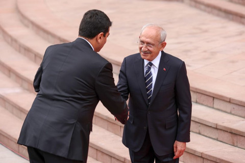 Altılı masa toplantısı: Kılıçdaroğlu, liderleri tek tek kapıda karşıladı