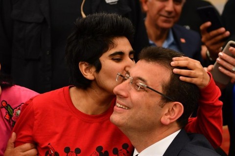 Ekrem İmamoğlu iftarını 600 engelli vatandaş ile birlikte açtı